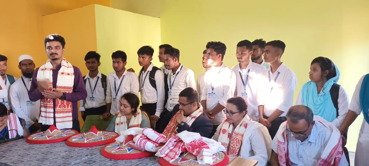 ACS ACIEVERS SHARING WITH MURAZAR COLLEGE STUDENTS