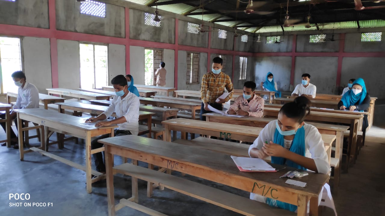 COVID-19 SOP IS MAINTAINING AT EXAMINATION HALL OF MURAZAR COLLEGE.